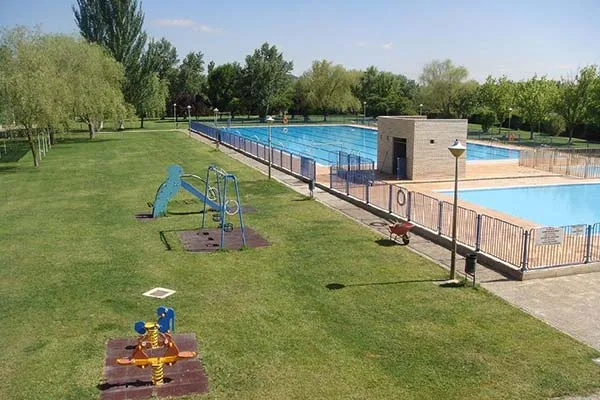 Piscina incluida en verano